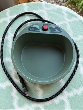NWOT Petfactor Heated Pet Water Bowl - Olive Green Camo